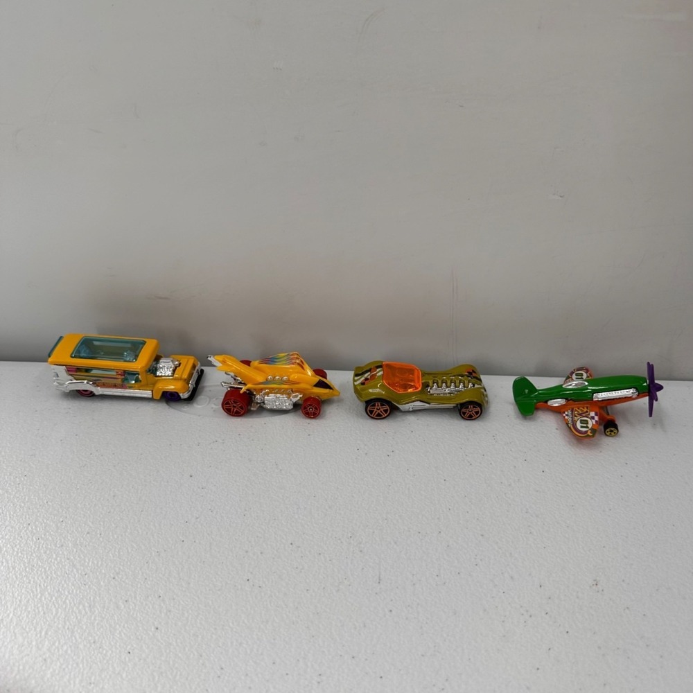 Hot Wheels Die-Cast Toy Car Plane Set Of 4 Road Bandit Turbo Rooster 2018 Car - Picture 9 of 14